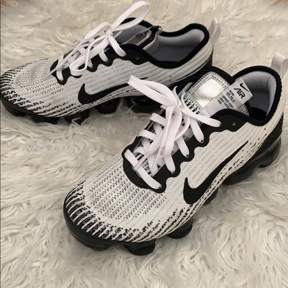 Nike Air Vapormax Flyknit Oreo Y6.5- W8.5